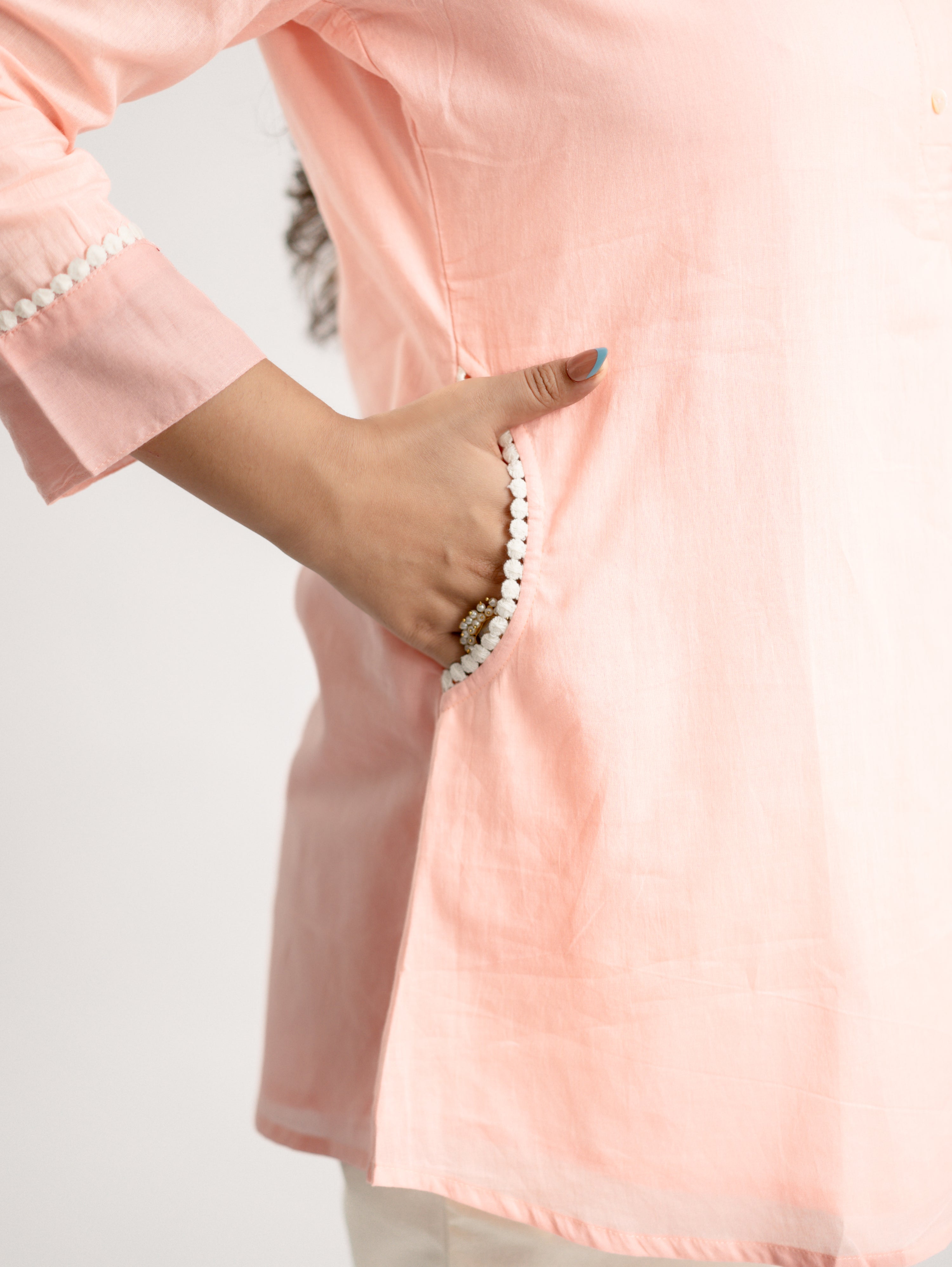 Iyana Blush Peach Mul Cotton Lace Detailed & Lining Short Top