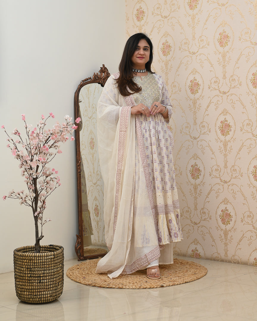 ‘Charvi’ Cotton Embroidered Nyra Divider Set