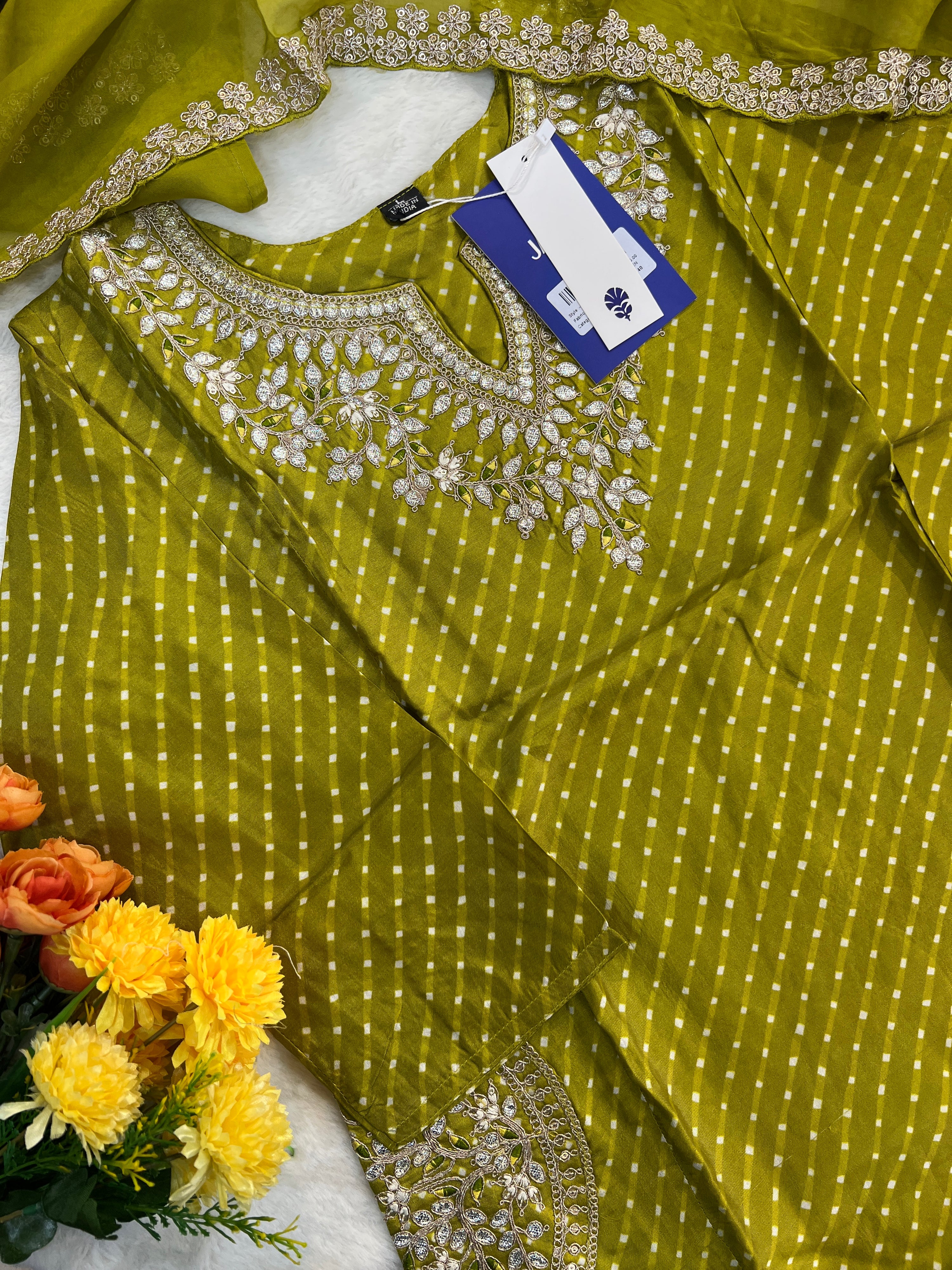 Zyra Bandhani Silk Embroidered Pant Set