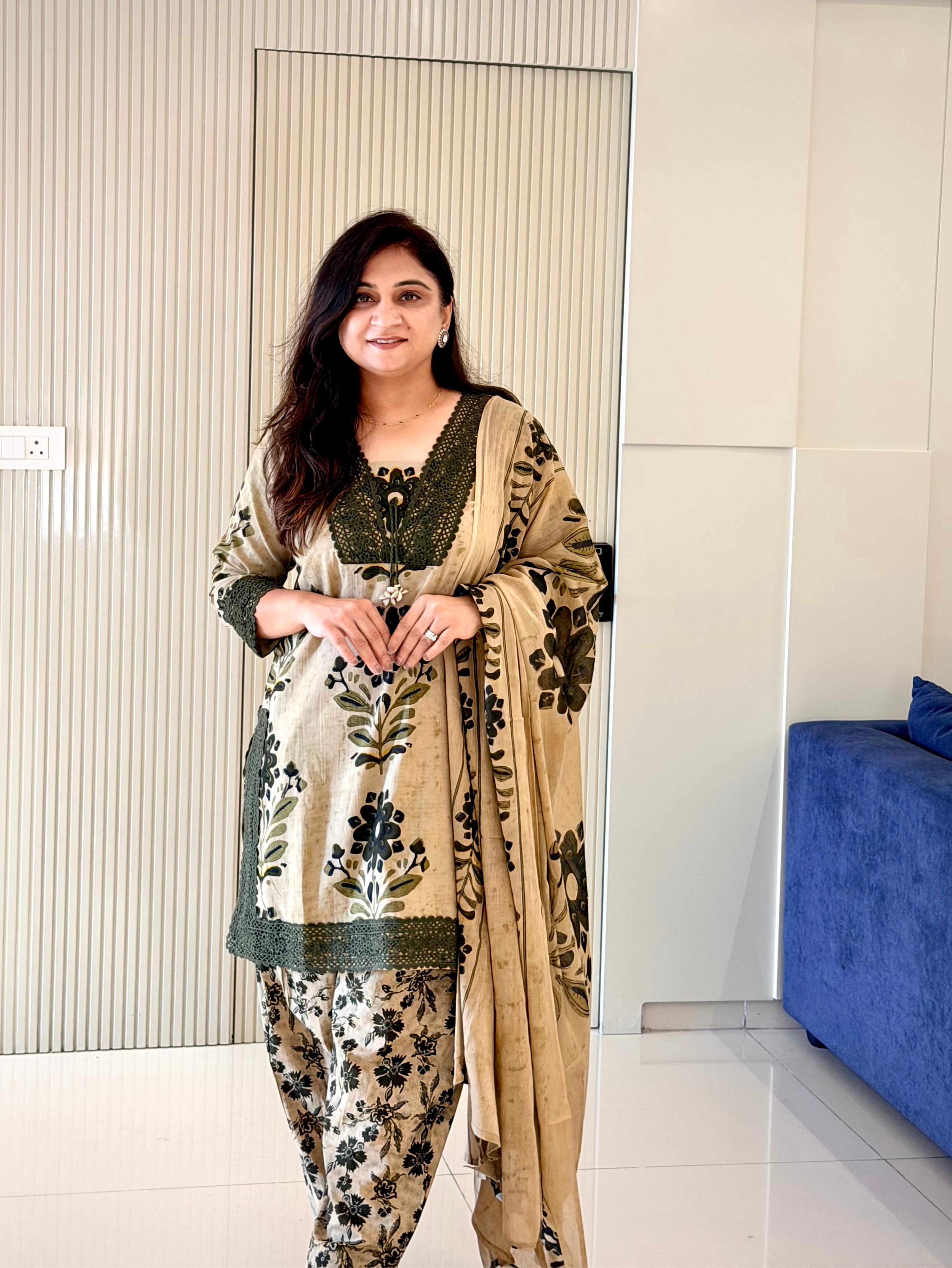 Varusha Green Cotton Floral Farshi Dupatta Set