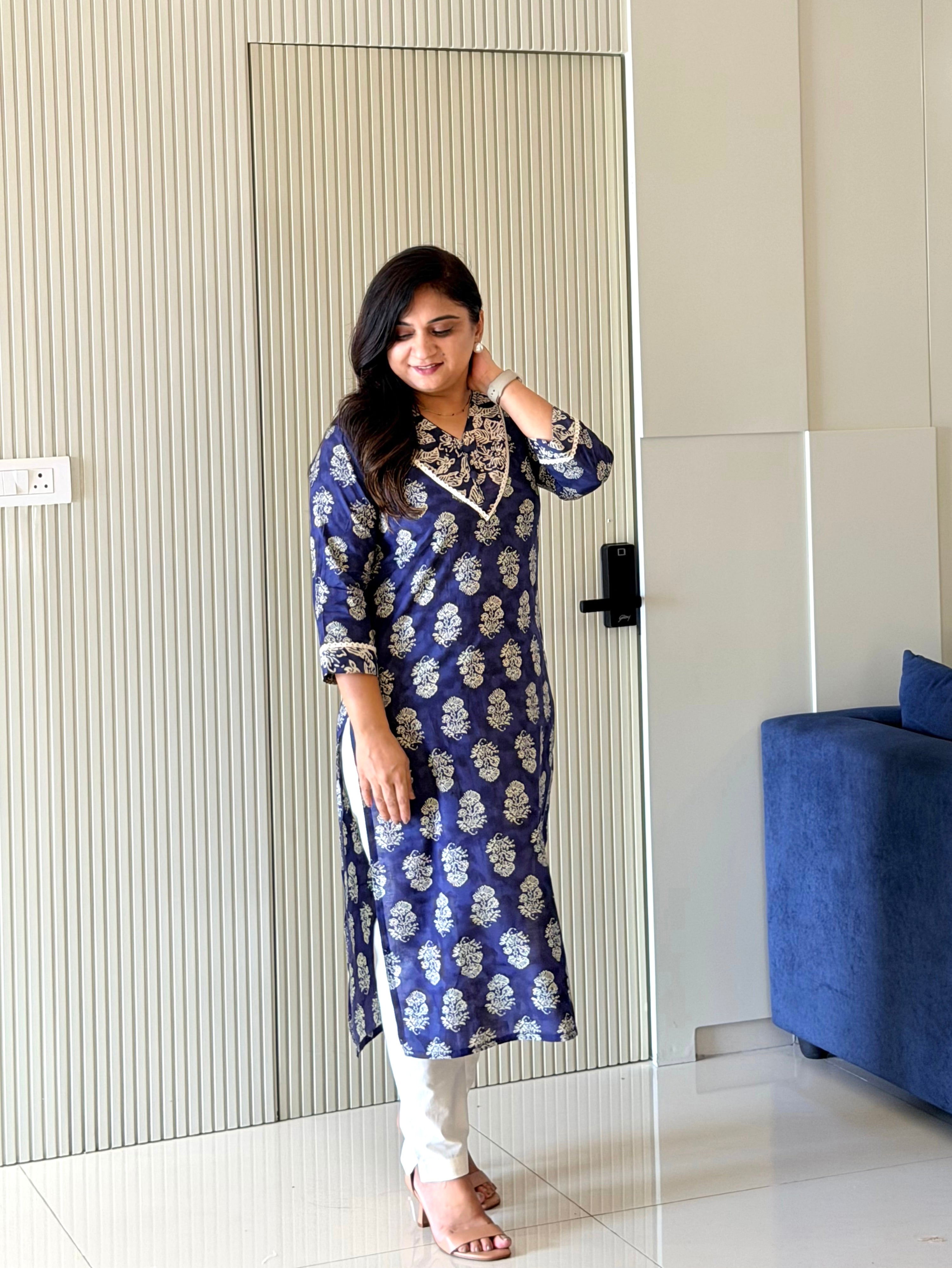 Fariha Purple Cotton Floral Casual Straight Kurta
