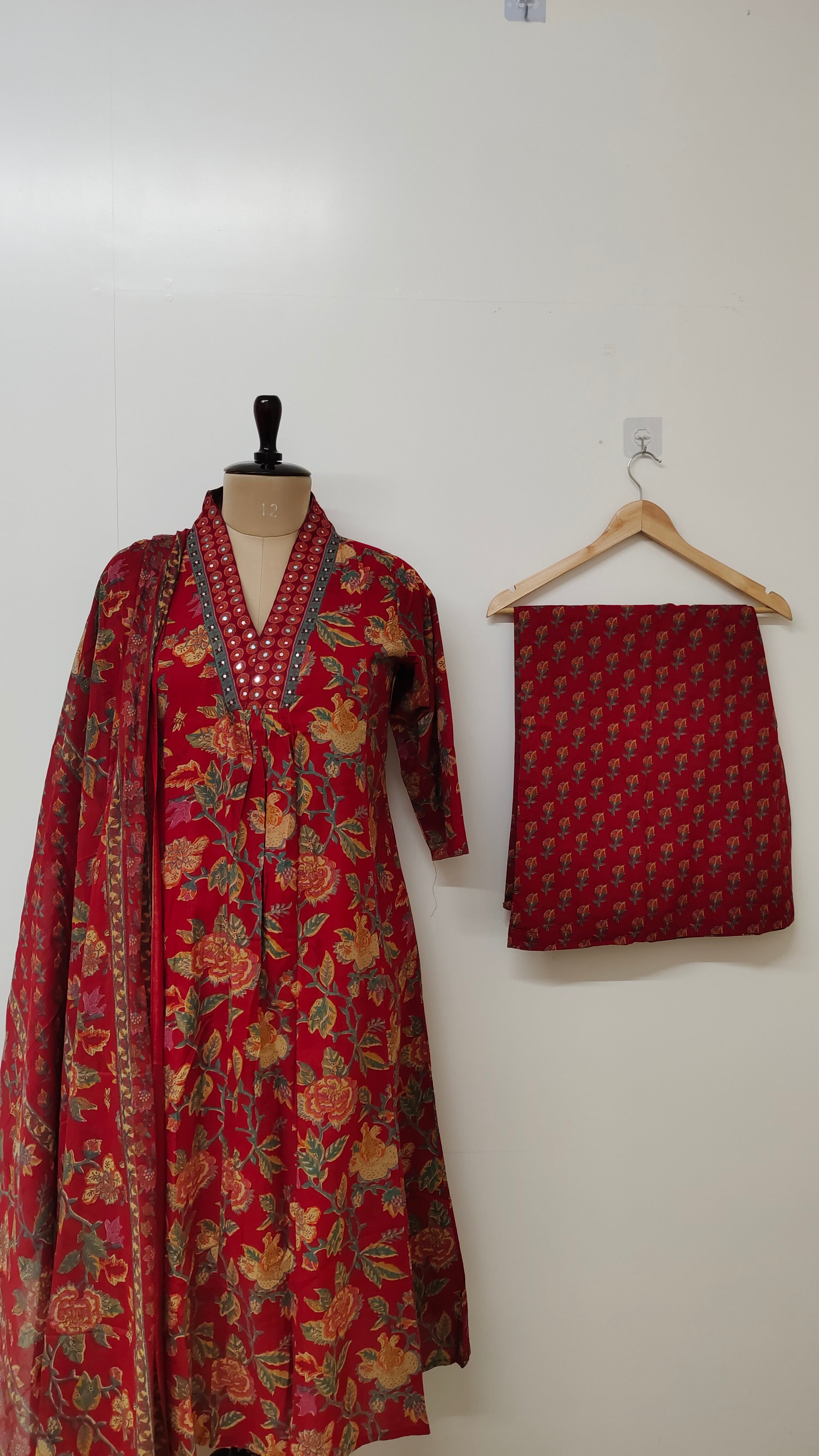 Divya Floral A-line Divider Set with Pocket