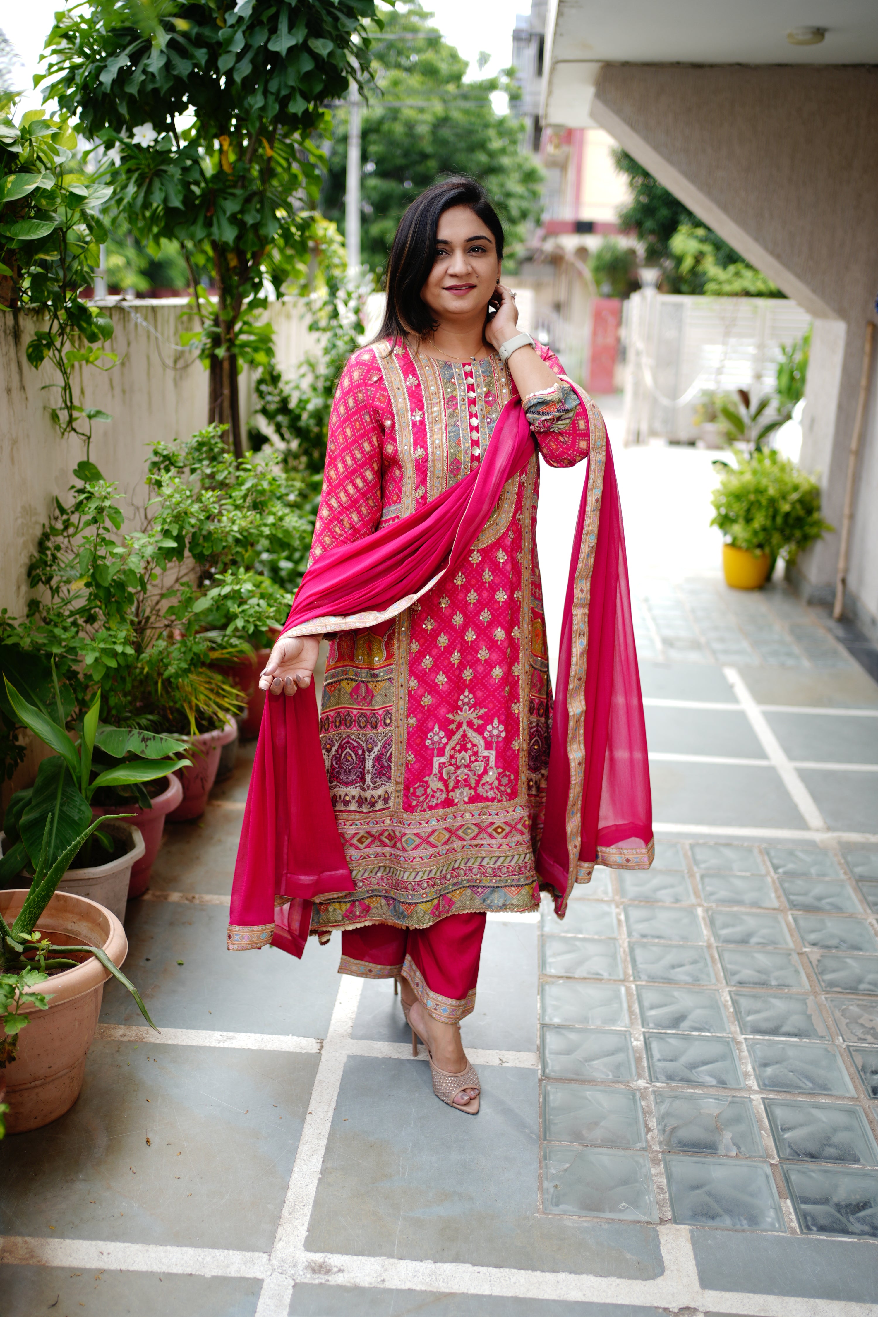 Roshni Asymmetric Crepe Embroidered Pant Set