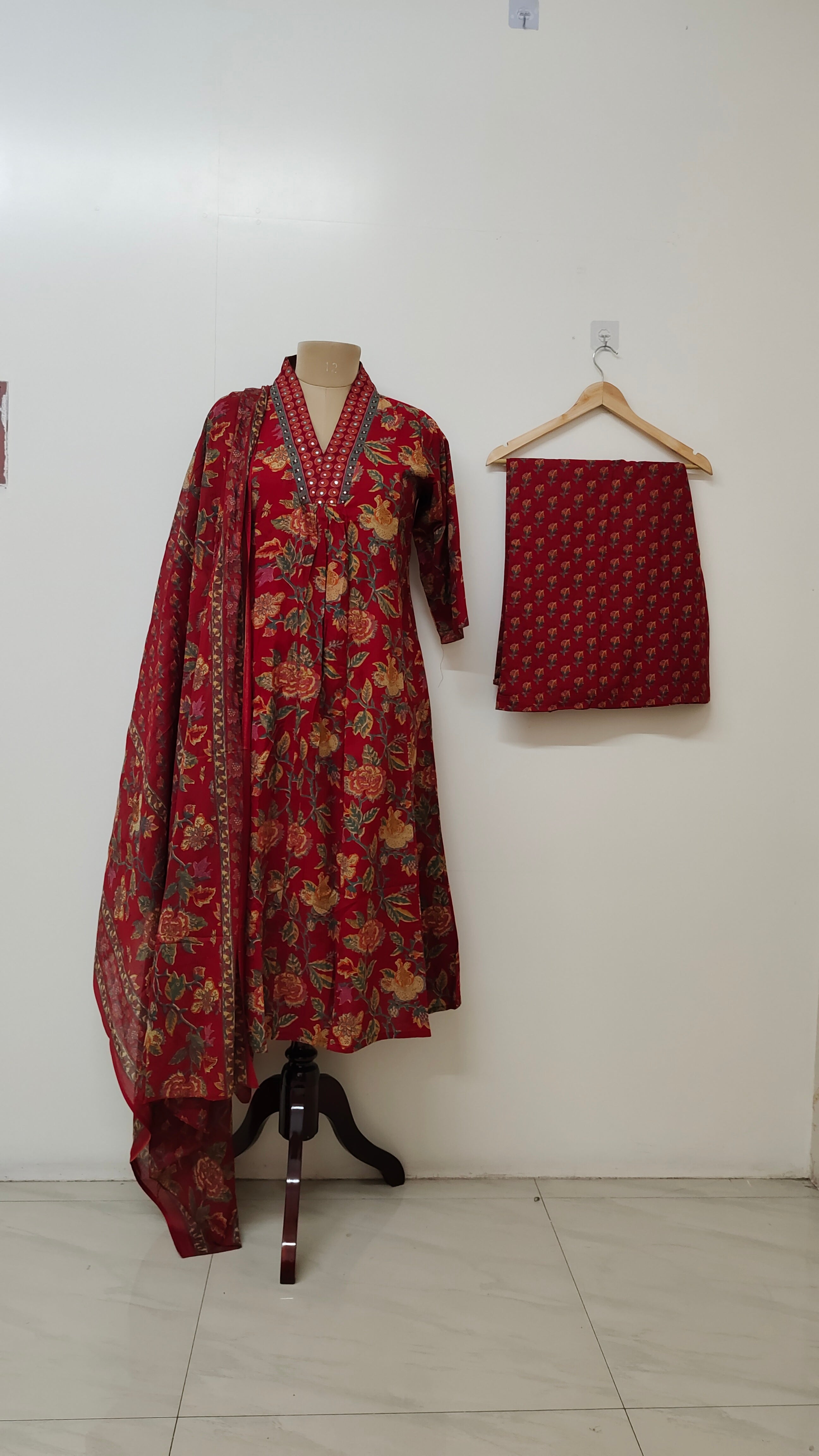 Divya Floral A-line Divider Set with Pocket