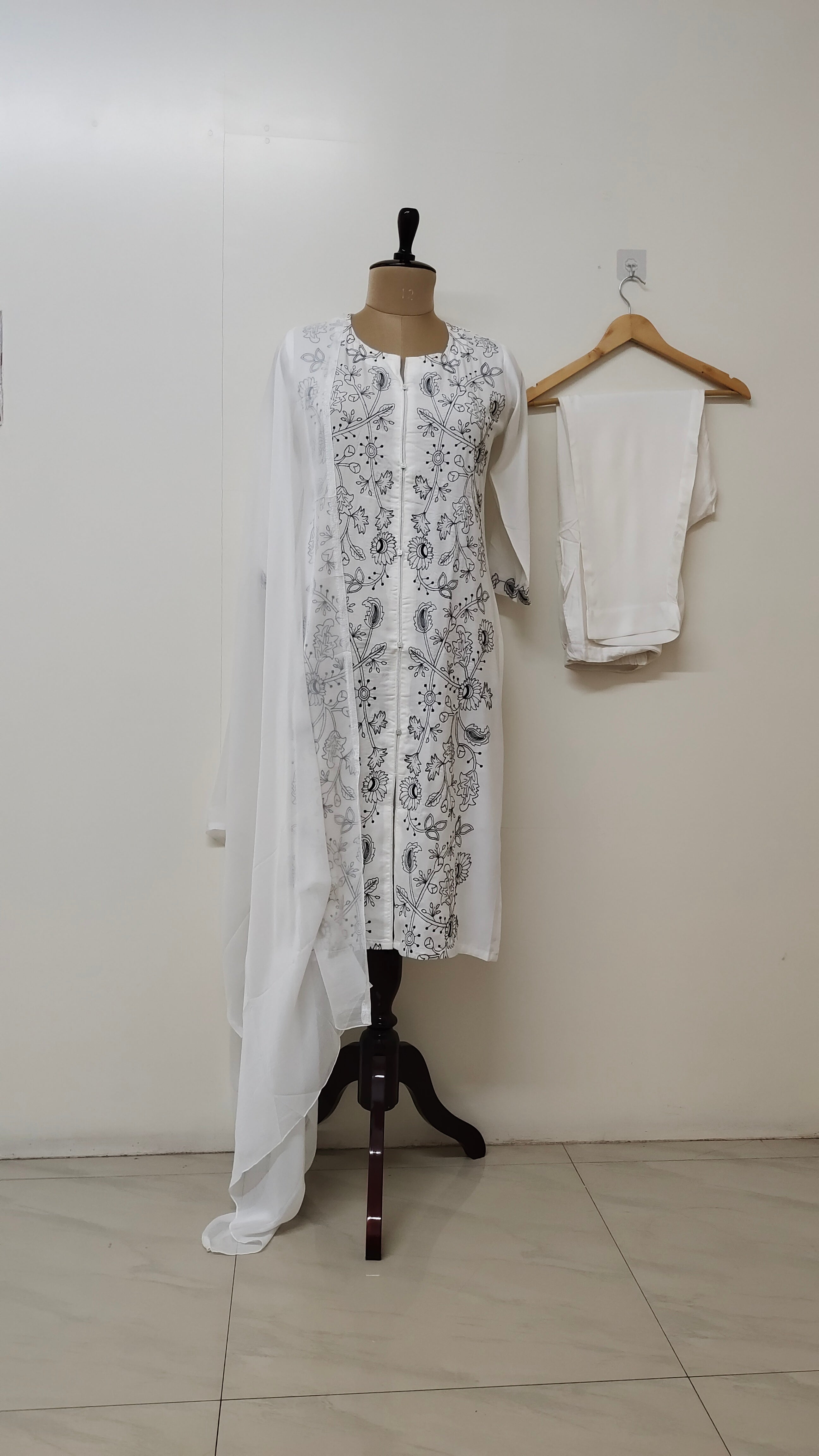 Zerina White Rayon Chikankari Straight Dupatta set