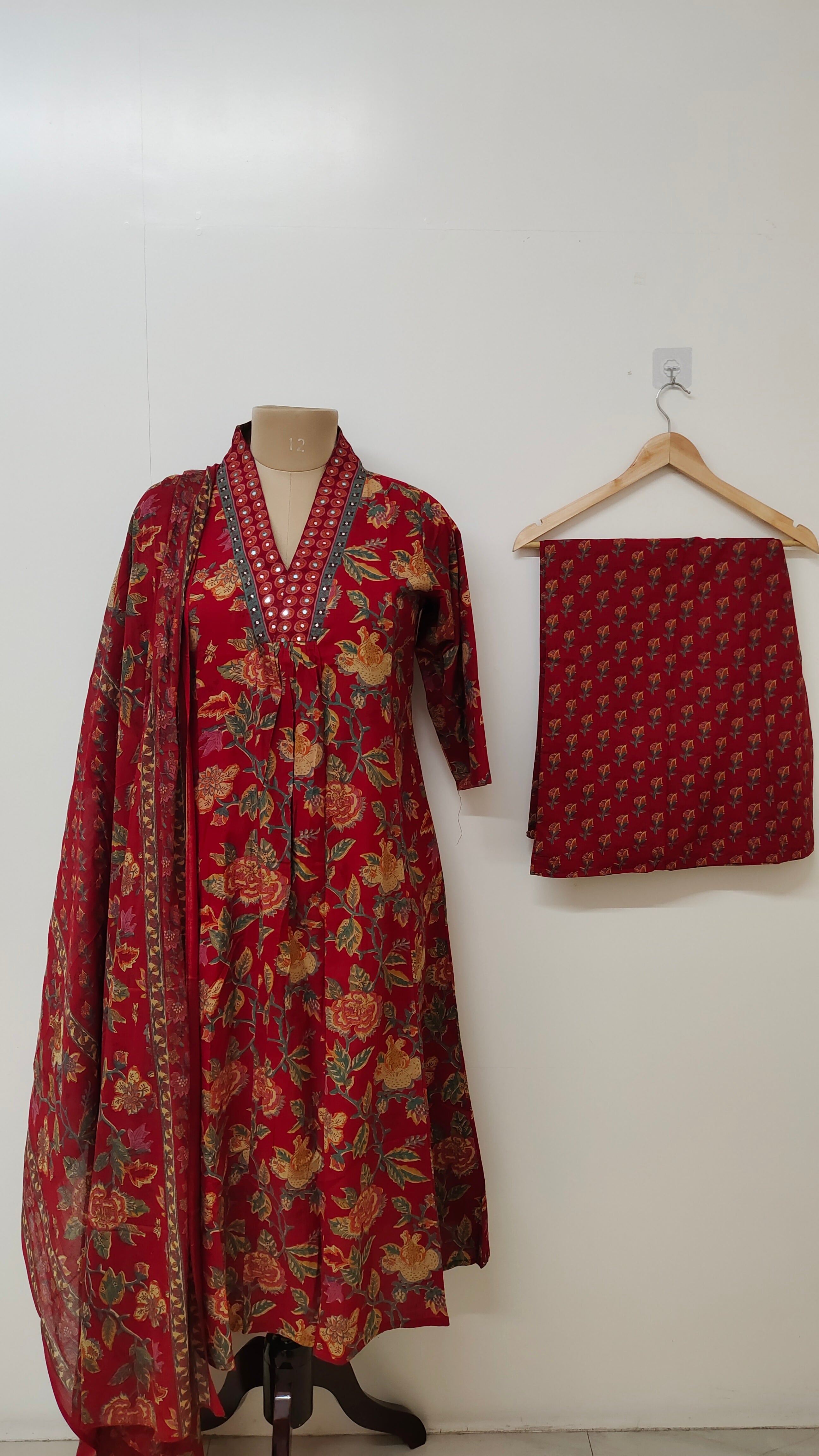 Divya Floral A-line Divider Set with Pocket