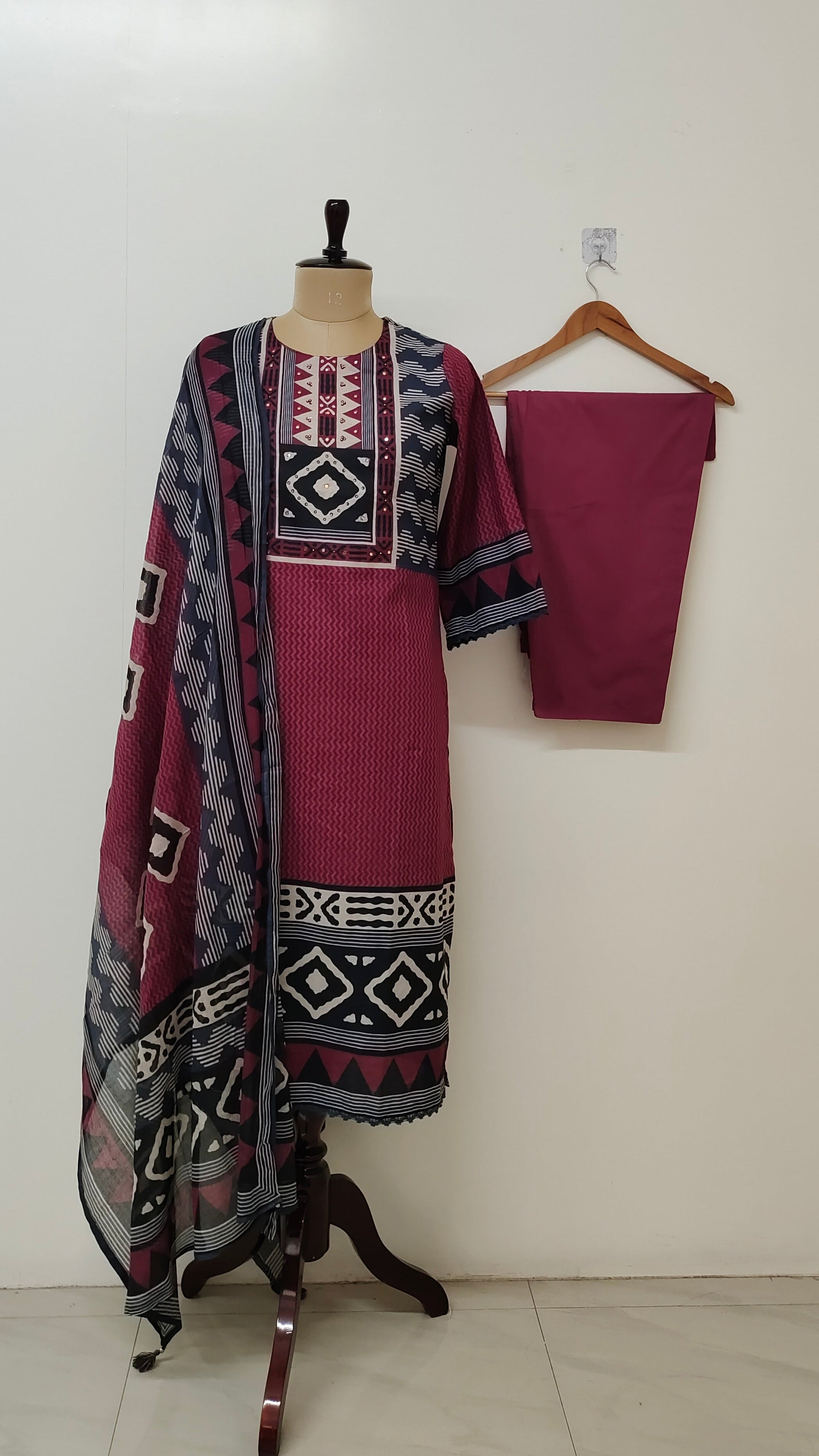 Gehna Cotton Casual Embroidered Dupatta Set
