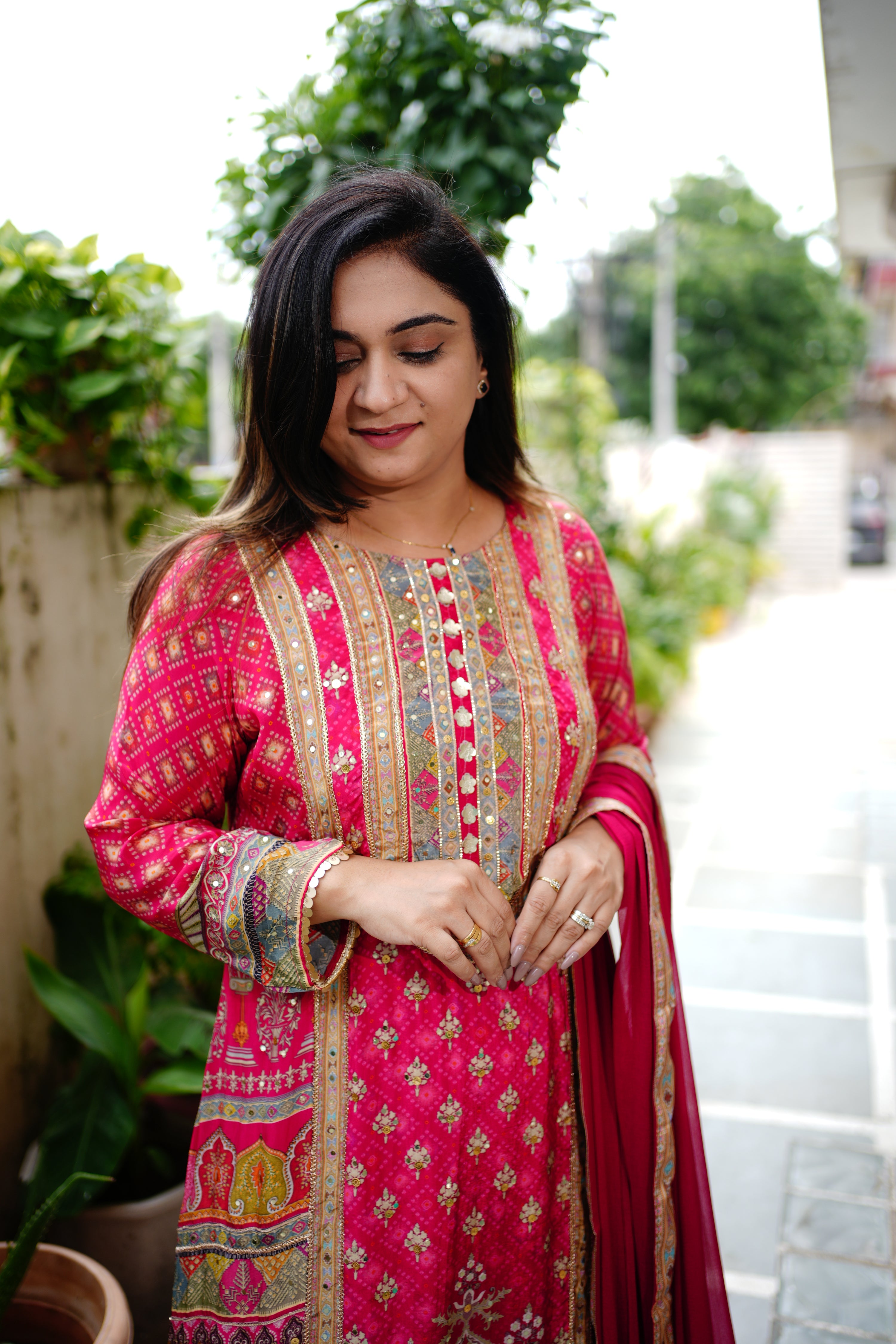 Roshni Asymmetric Crepe Embroidered Pant Set